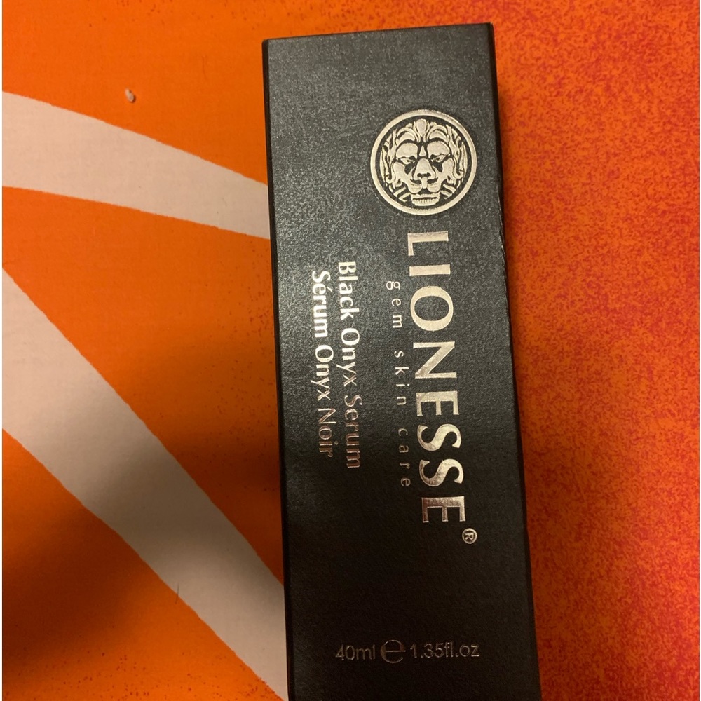 Lioness black onyx serum
